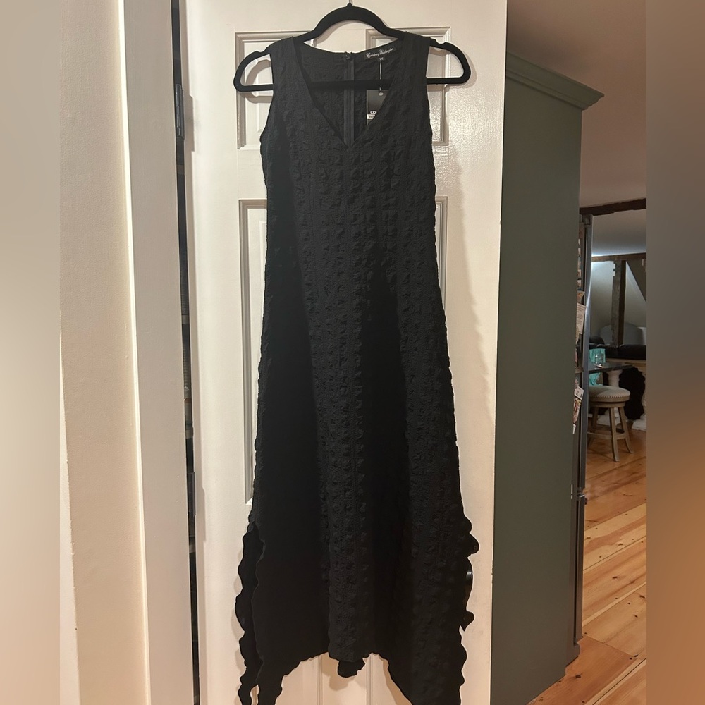 Designer Courtney Washington pucker no wrinkle black dress